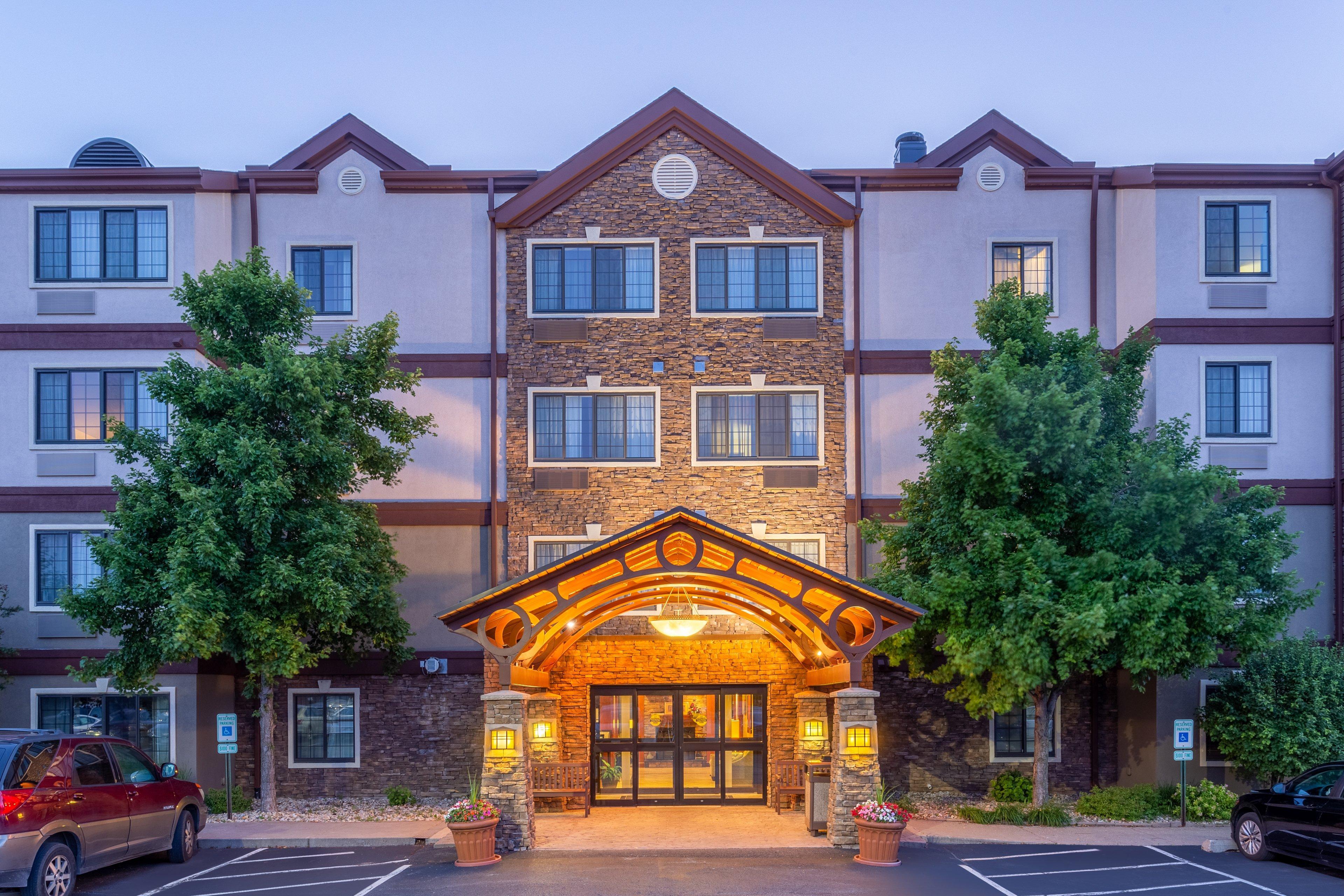 Staybridge Suites Davenport By Ihg Bettendorf Exterior photo