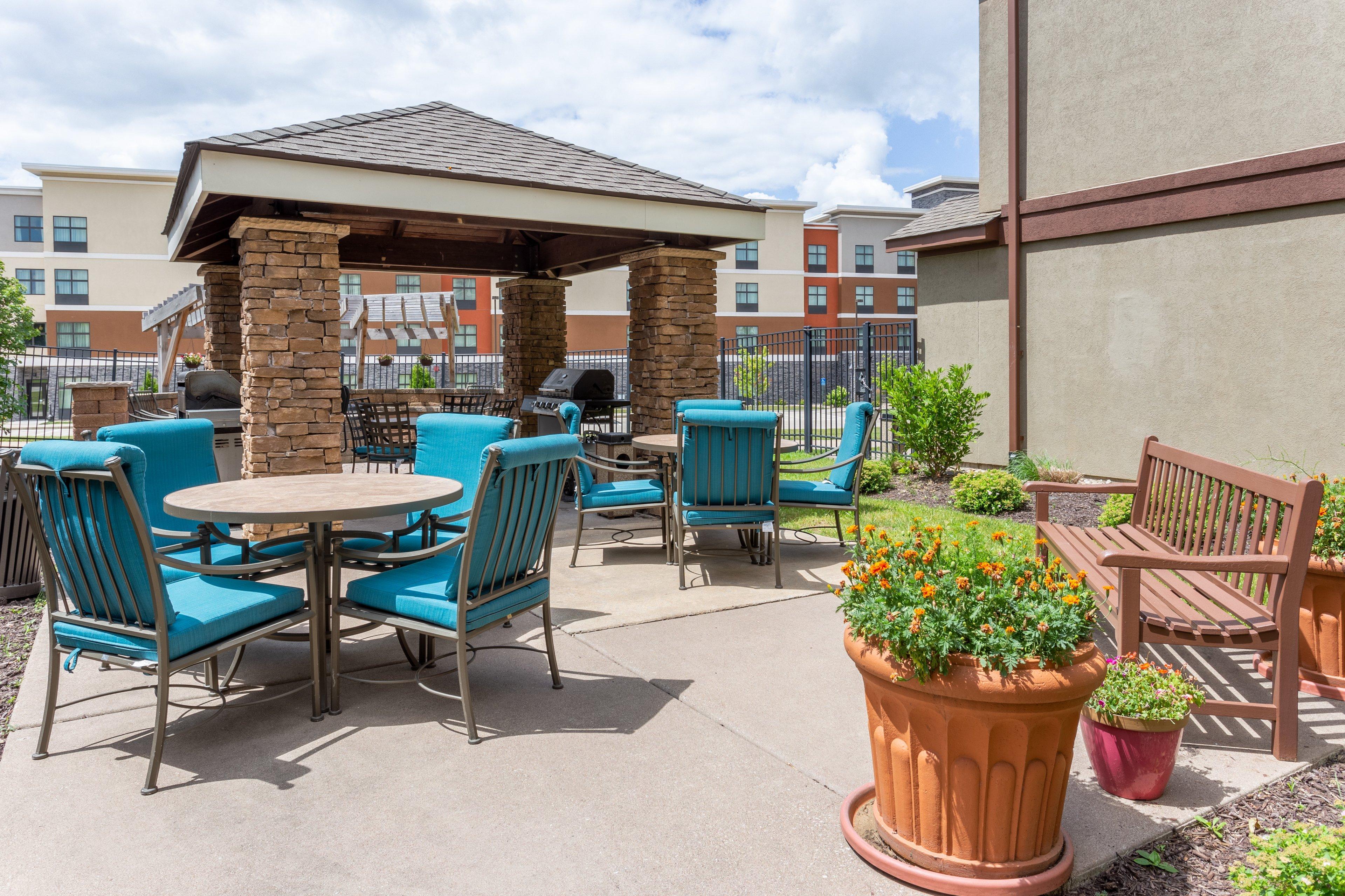 Staybridge Suites Davenport By Ihg Bettendorf Exterior photo