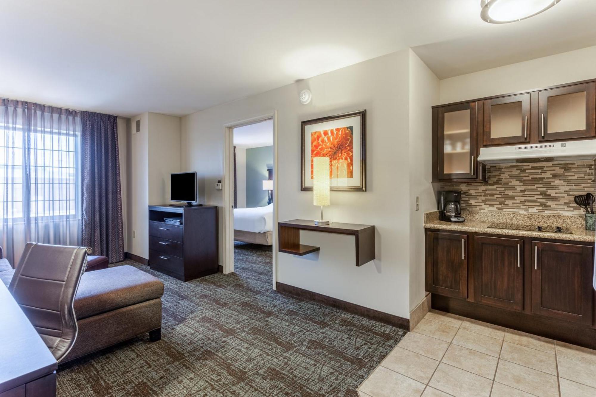 Staybridge Suites Davenport By Ihg Bettendorf Exterior photo