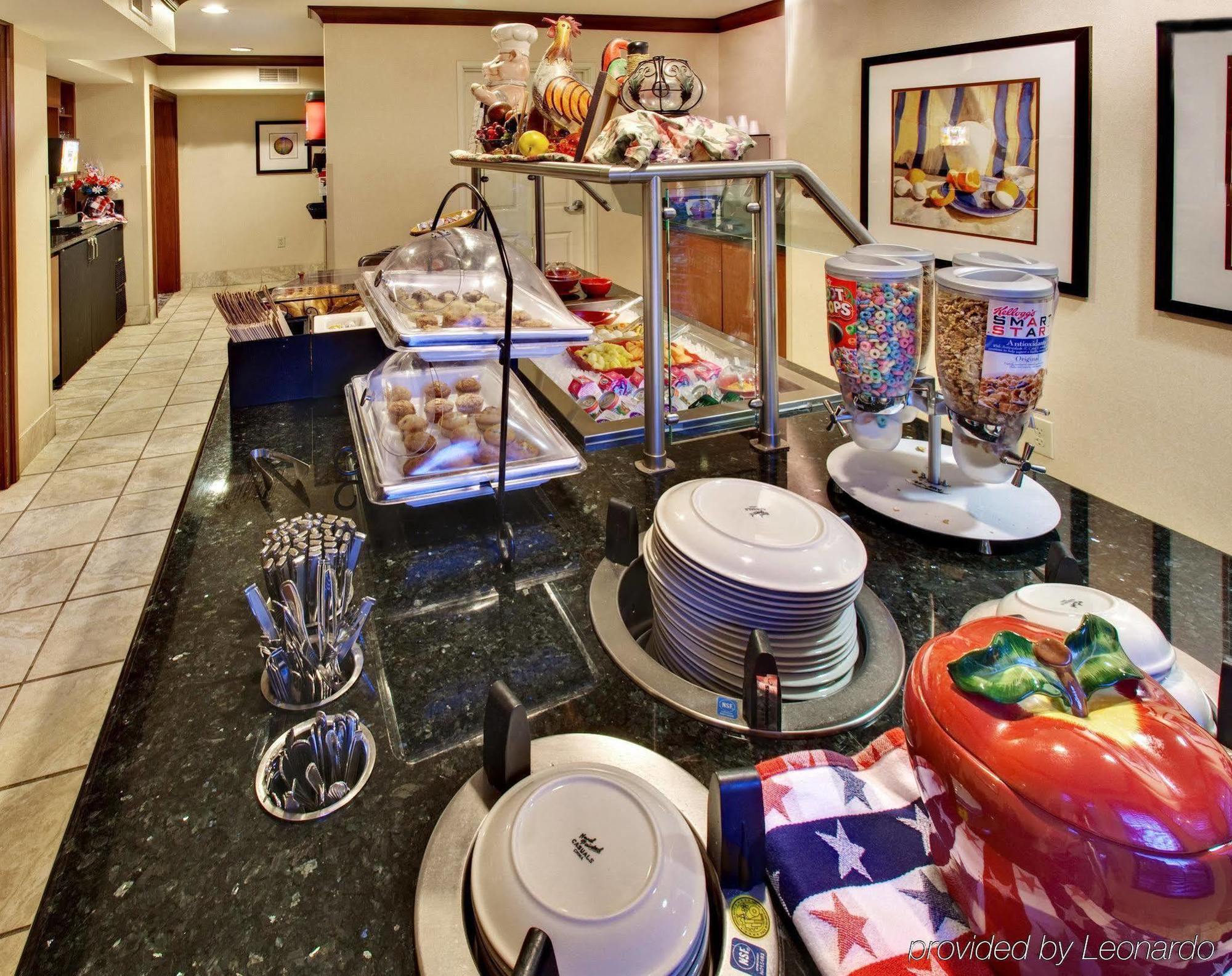 Staybridge Suites Davenport By Ihg Bettendorf Restaurant photo